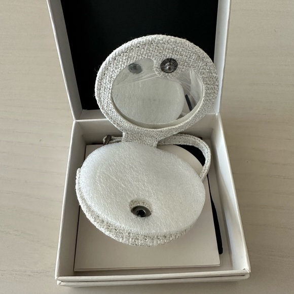 nwt pdpaola mirror keychain with polishing cloth - Picture 6 of 7